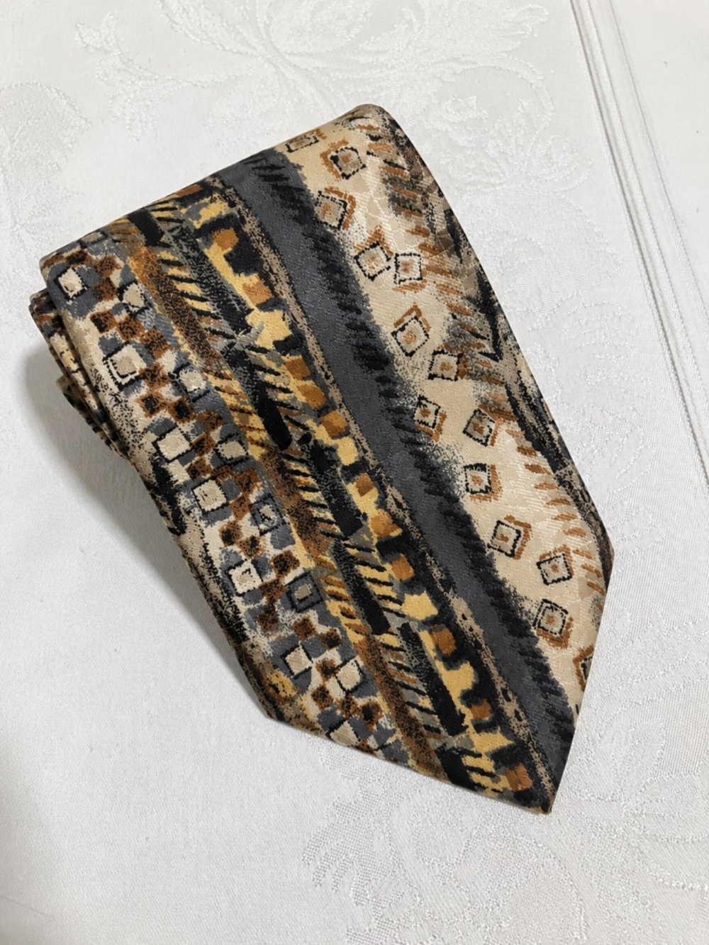 Canali Milano 100% Silk Made in Italy Abstract Geometric Designer Tie